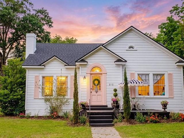 House for sale in Henderson, Texas