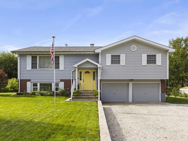 House for sale in New Lenox, Illinois