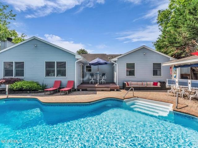 House for sale in Manahawkin, New Jersey