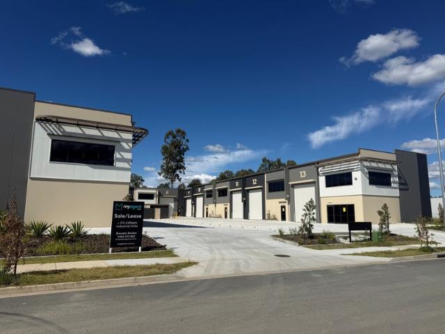 Warehouse for rent in Toombul, Queensland