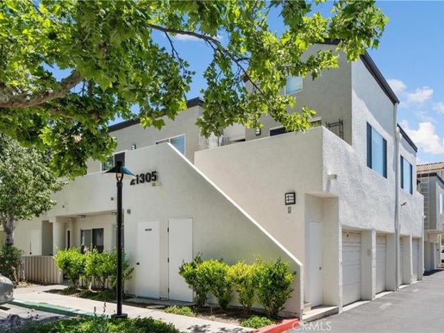 Condo for sale in Canyon Country, California