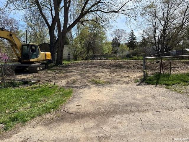 Land for sale in Commerce Township, Michigan