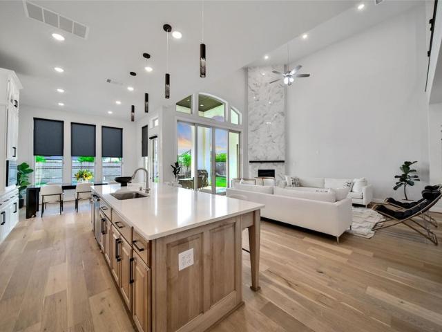 House for sale in Cypress