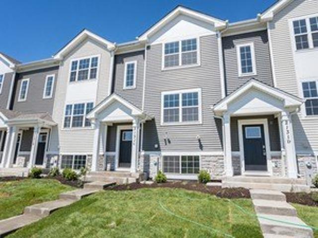 Townhouse for rent in Mchenry, Illinois