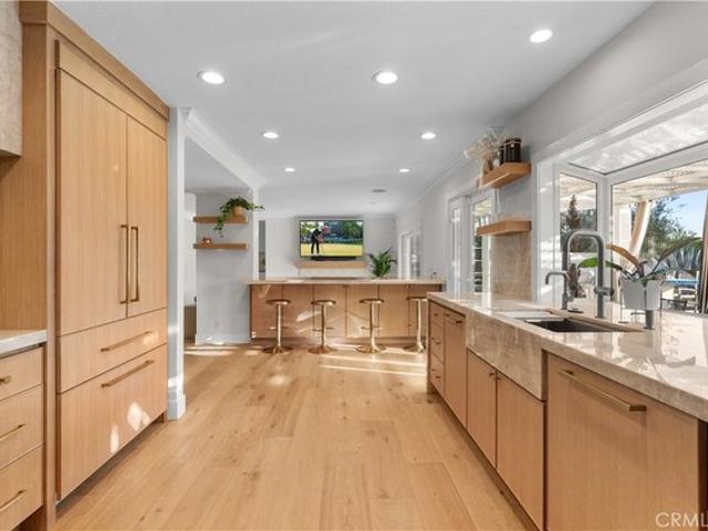 House for sale in Montbury, Lake Forest