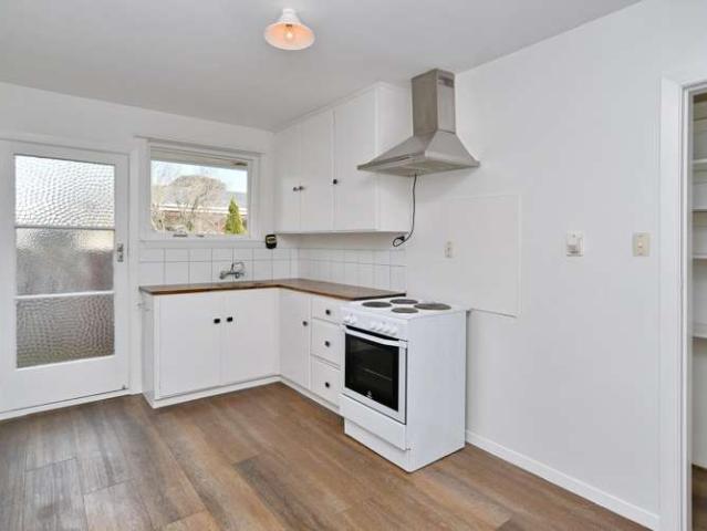Apartment for sale in Chaslands, Canterbury
