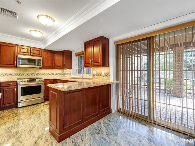 House for rent in Fort Lee, New Jersey