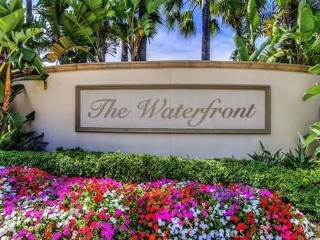 Townhouse for sale in Huntington Beach, Orange County
