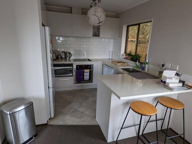 Apartment for rent in Northcote, Kaipātiki