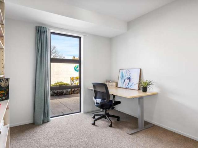 Townhouse for sale in Edgeware, Canterbury