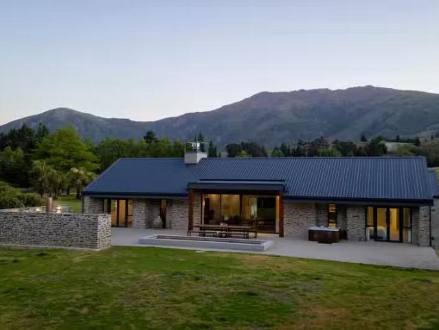House for sale in Otakou