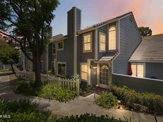 Townhouse for sale in Simi Valley, California