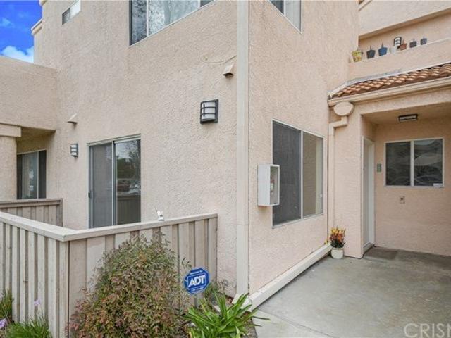 Condo for sale in Newhall, Santa Clarita