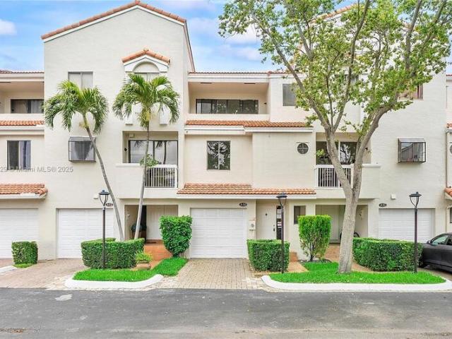 Townhouse for sale in Aventura