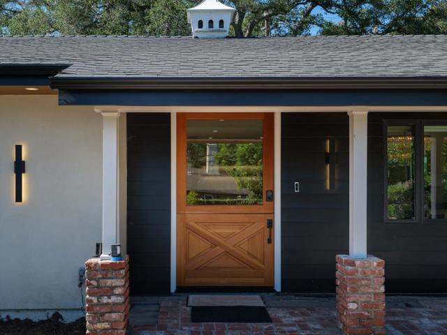 House for sale in La Canada Flintridge, California