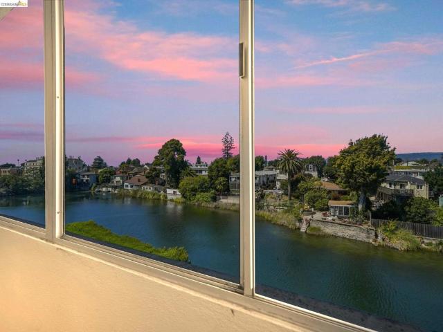 Condo for sale in Alameda, California