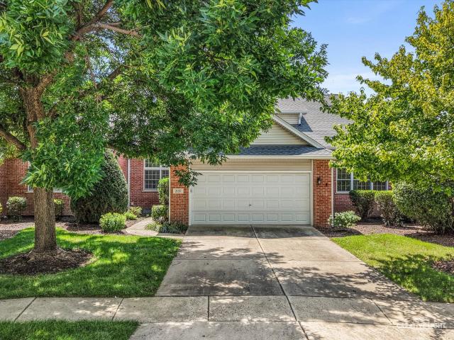 Townhouse for sale in Woodridge, Illinois