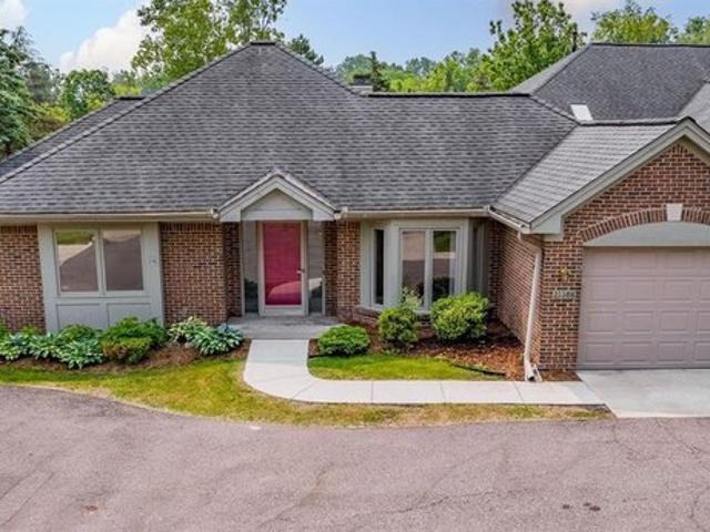 Condo for sale in Farmington Hills, Oakland County