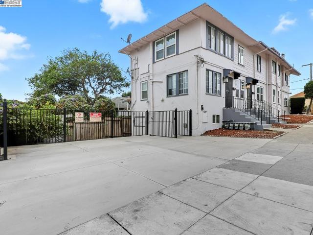 Commercial for sale in Oakland, California