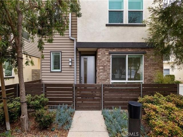 Townhouse for sale in Costa Mesa, California