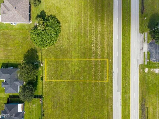 Commercial for sale in Cape Coral