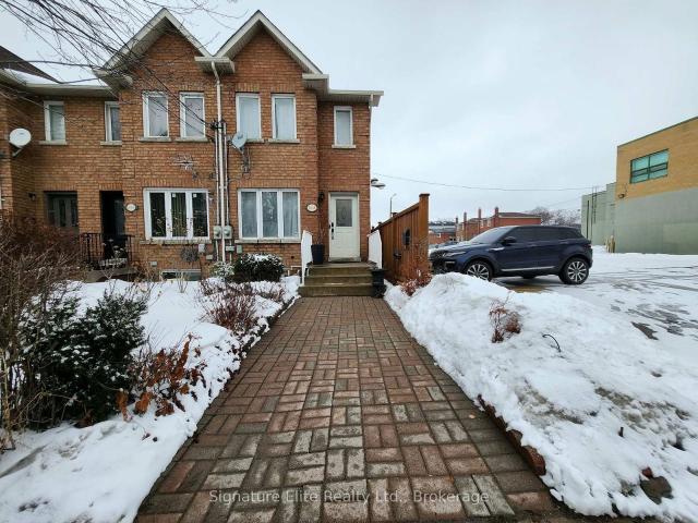 Townhouse for sale in Woburn, Ontario