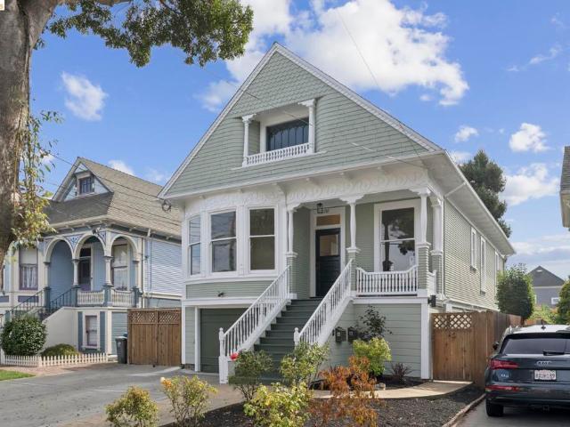 House for sale in Alameda, Alameda County
