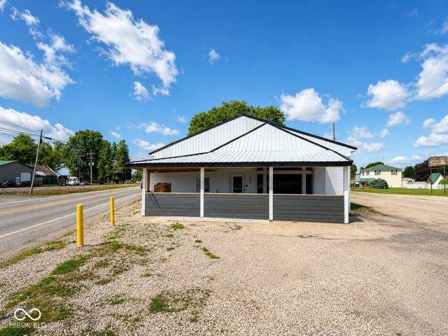 House for sale in Paragon, Indiana