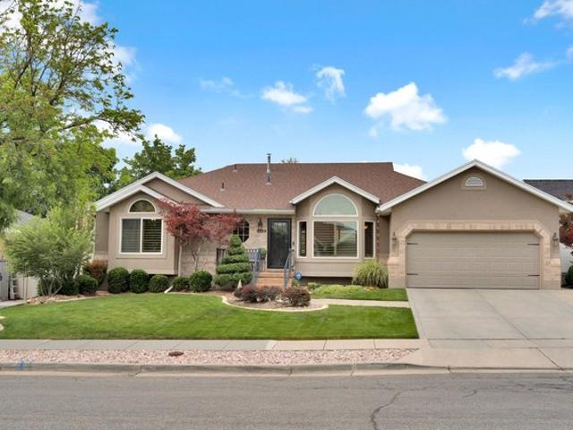 House for sale in Sandy, Utah