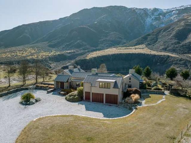House for sale in Otakou