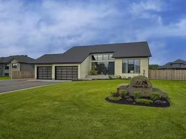 House for sale in Thunder Bay, Northwestern Ontario