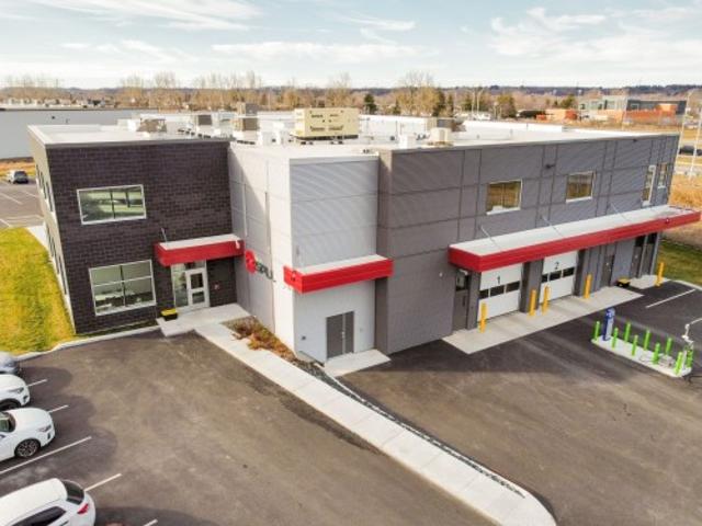 Commercial for rent in Les Moulins, Quebec