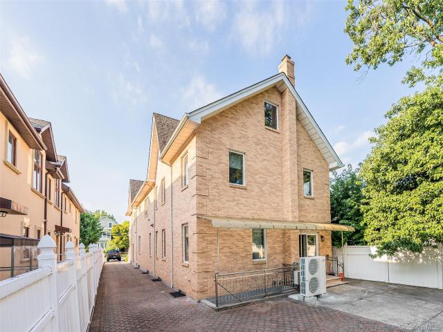House for sale in Queens, Arverne