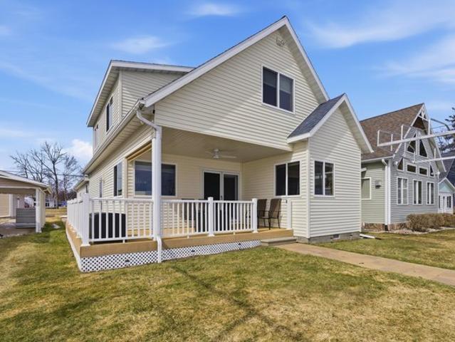 House for sale in Houghton Lake, Michigan