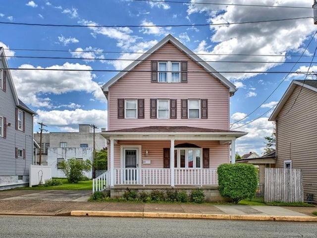 House for sale in Latrobe, Pennsylvania