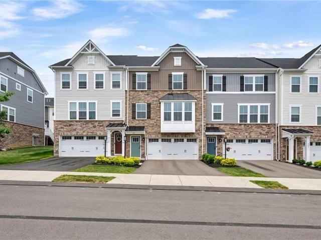 Townhouse for sale in Mars, Pennsylvania