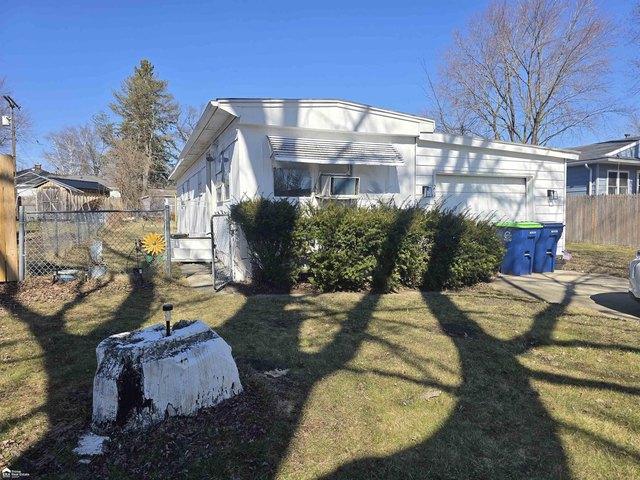 House for sale in Saint Charles, Michigan