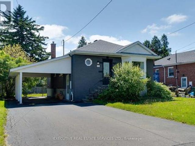 House for sale in Ancaster, Ontario