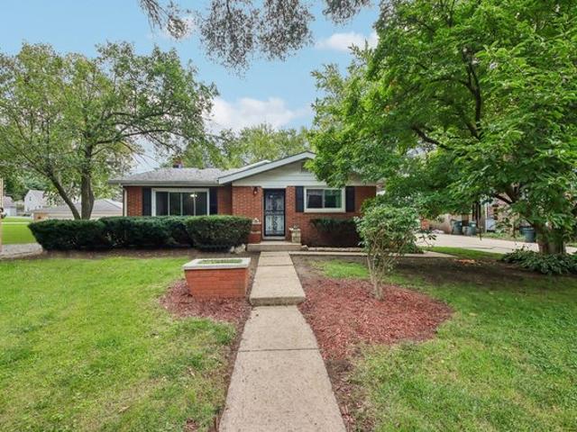 House for sale in Loch Lomand, Mundelein