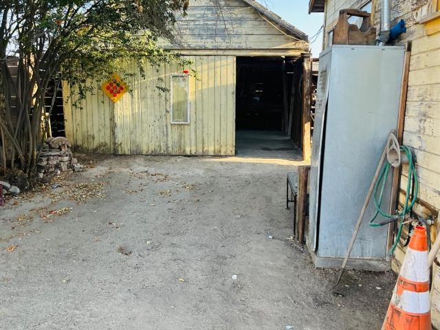 House for sale in Taft, California