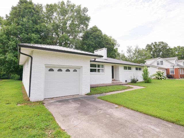 House for sale in Mayfield, Kentucky