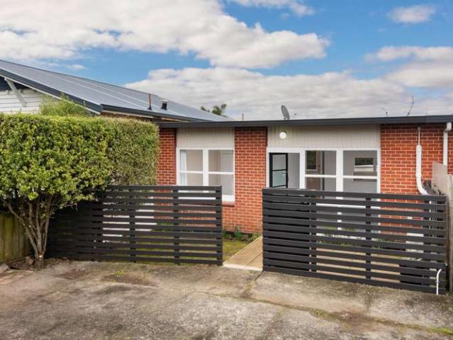 Apartment for sale in Avondale, Oroua County