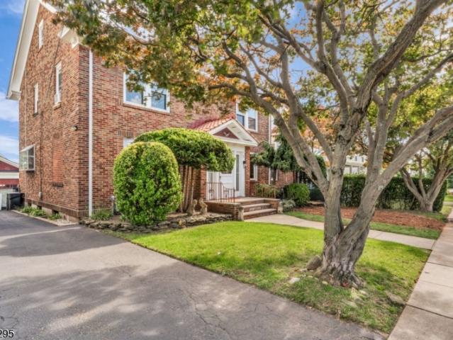 House for sale in Elizabeth, Union County