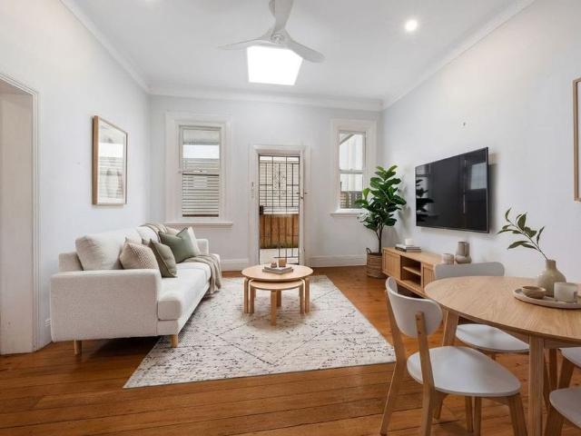 Apartment for rent in Lower North Shore, Sydney