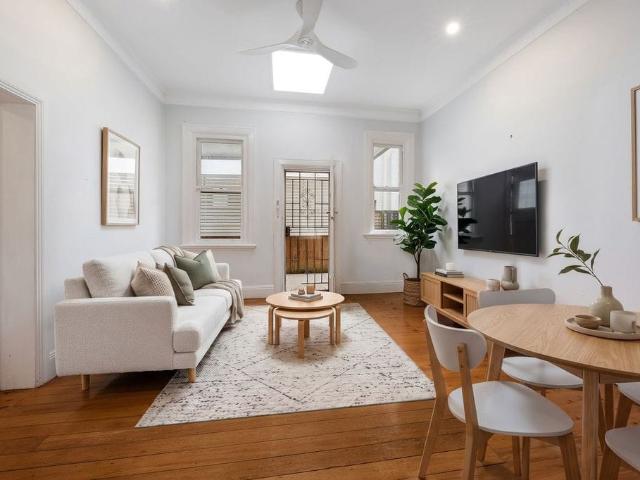 Apartment for rent in Lower North Shore, Sydney