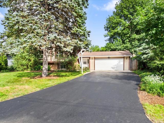 House for sale in Fox River Grove, McHenry County