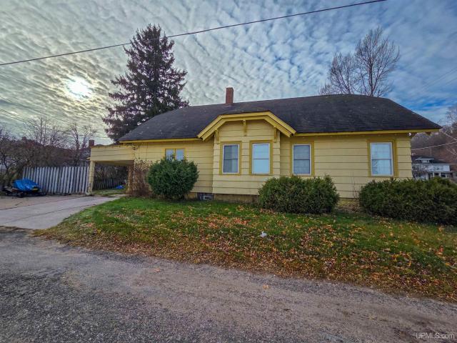 House for sale in Munising, Michigan