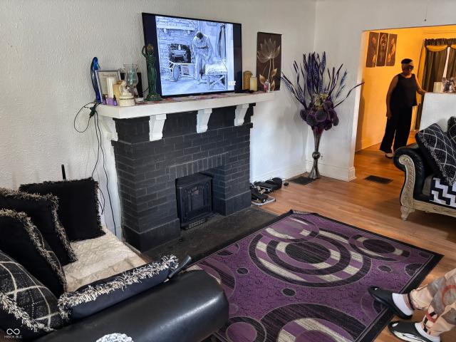 House for sale in Near Eastside, Camby