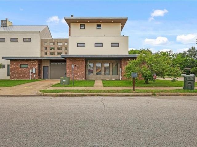 Townhouse for sale in Bryan, Texas