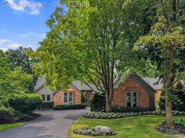 Condo for sale in Bloomfield Hills, Michigan